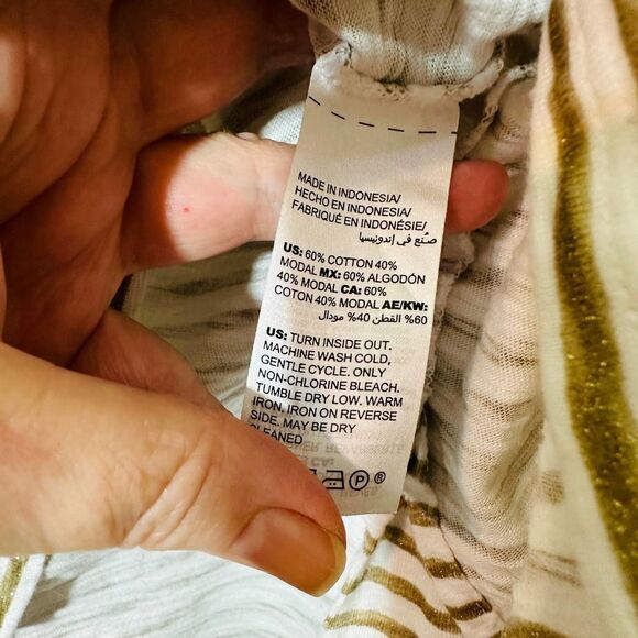 Chico’s Gold Sparkle Striped V-Neck Top Size XS - Picture 7 of 8